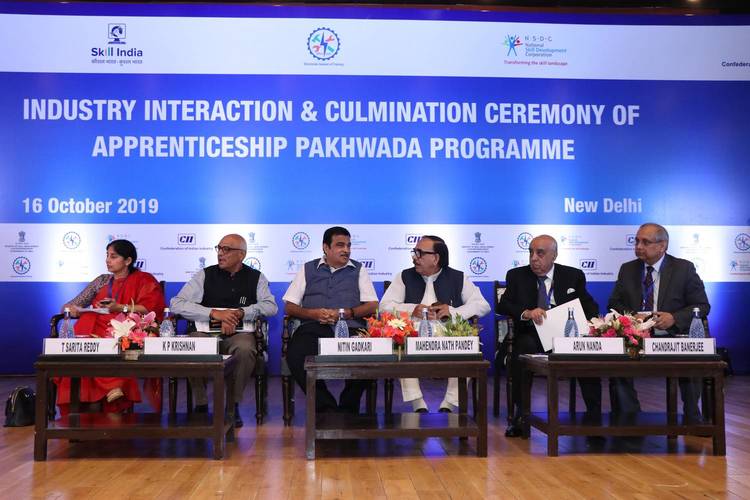state_governments_and_industry_commit_7_lakh_apprentices