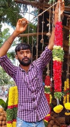 flower_garland_makers