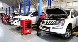 women technicians at Mahindra & Mahindra 2