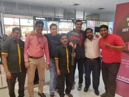 Shoppers_stop_hr_team_with_retail_employees